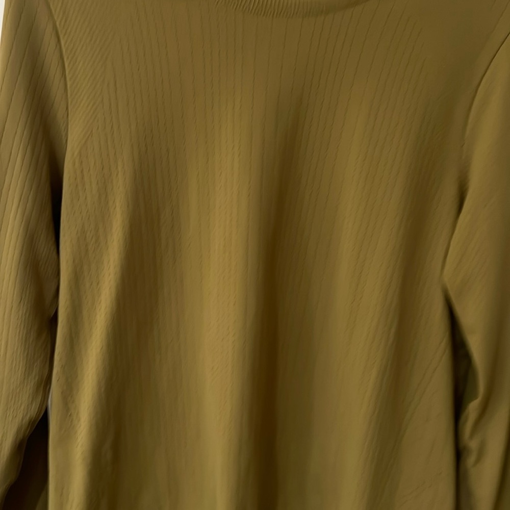 Athletea crewneck top - size M